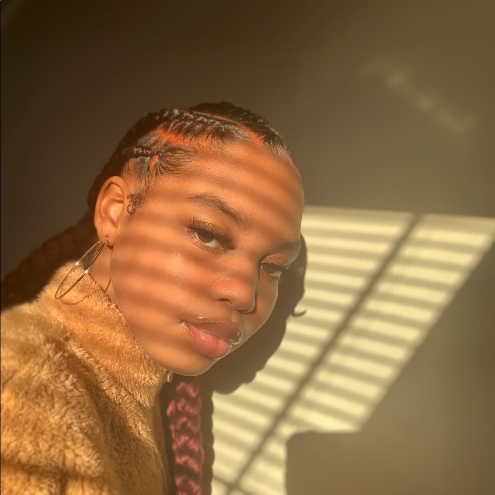 Meet your Posher, Tayé